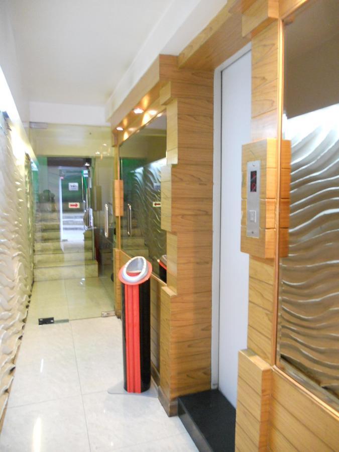 Strand Inn Hotel Banguecoque Exterior foto